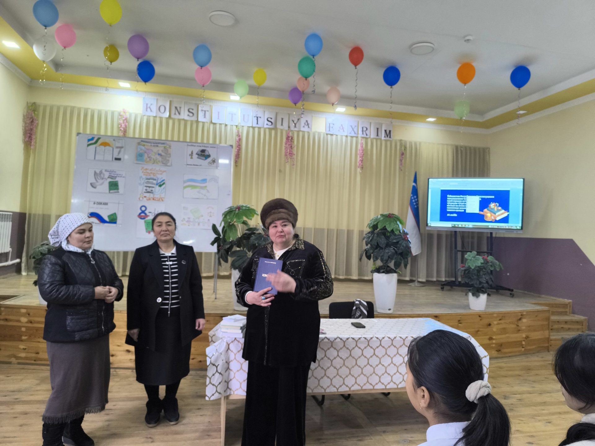 Jonajon maktabimga kitob sovg’a qilaman